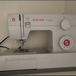 Singer Sewer Machine