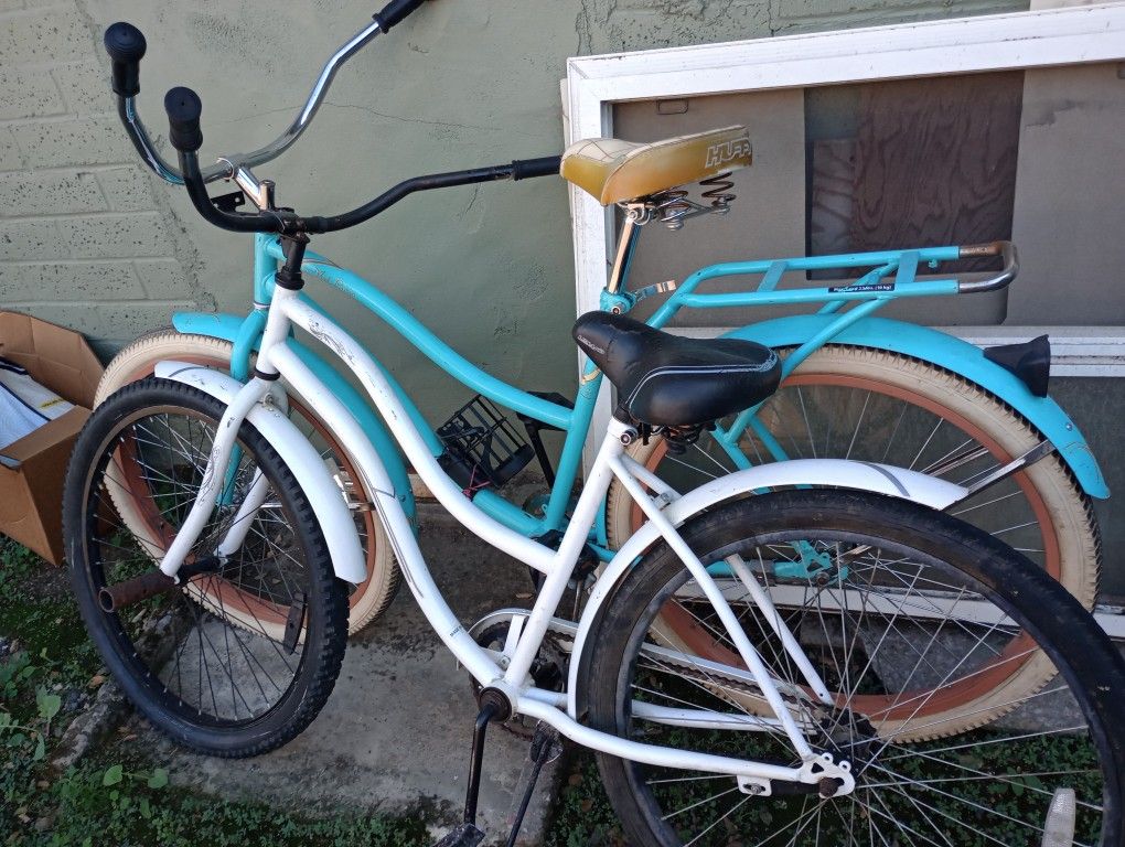 2 Beach Cruisers Female
