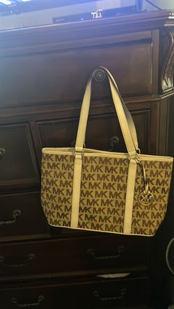 Michael Kors MK Signature Tote Bag