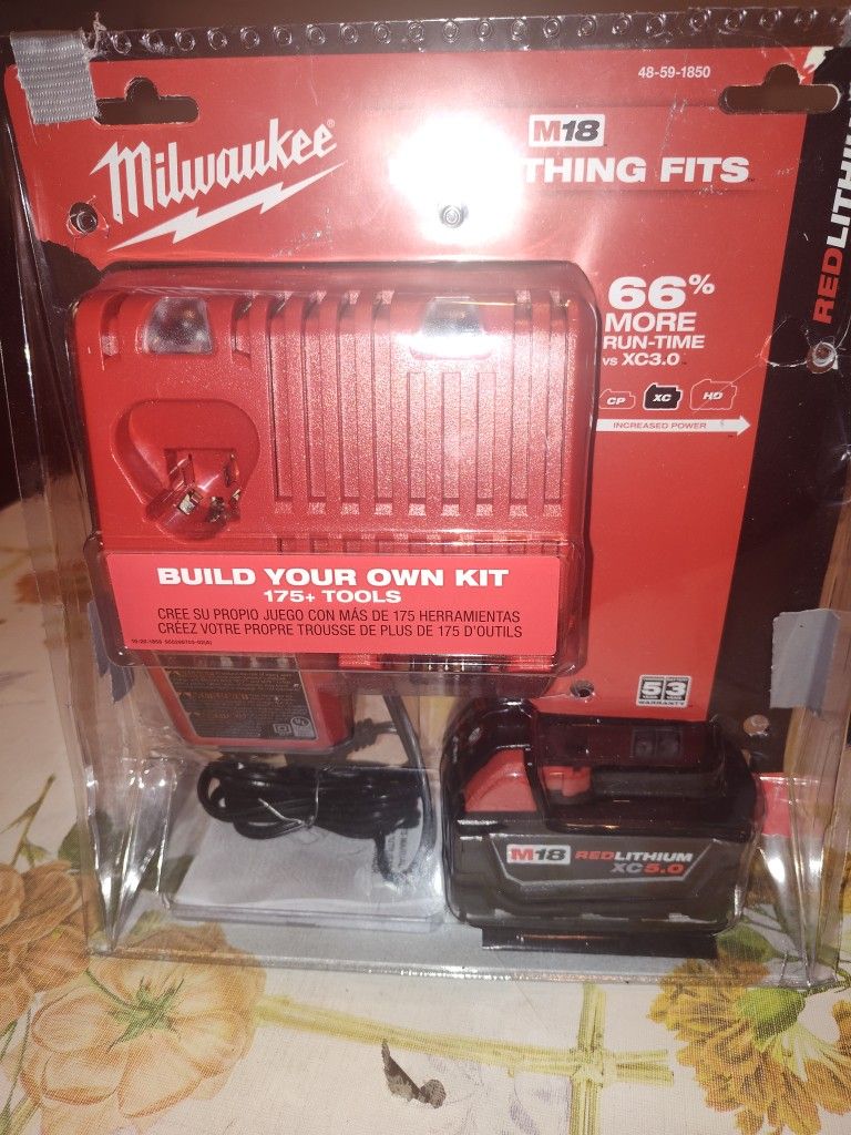 Milwaukee New Xc5 Battery With Charger 