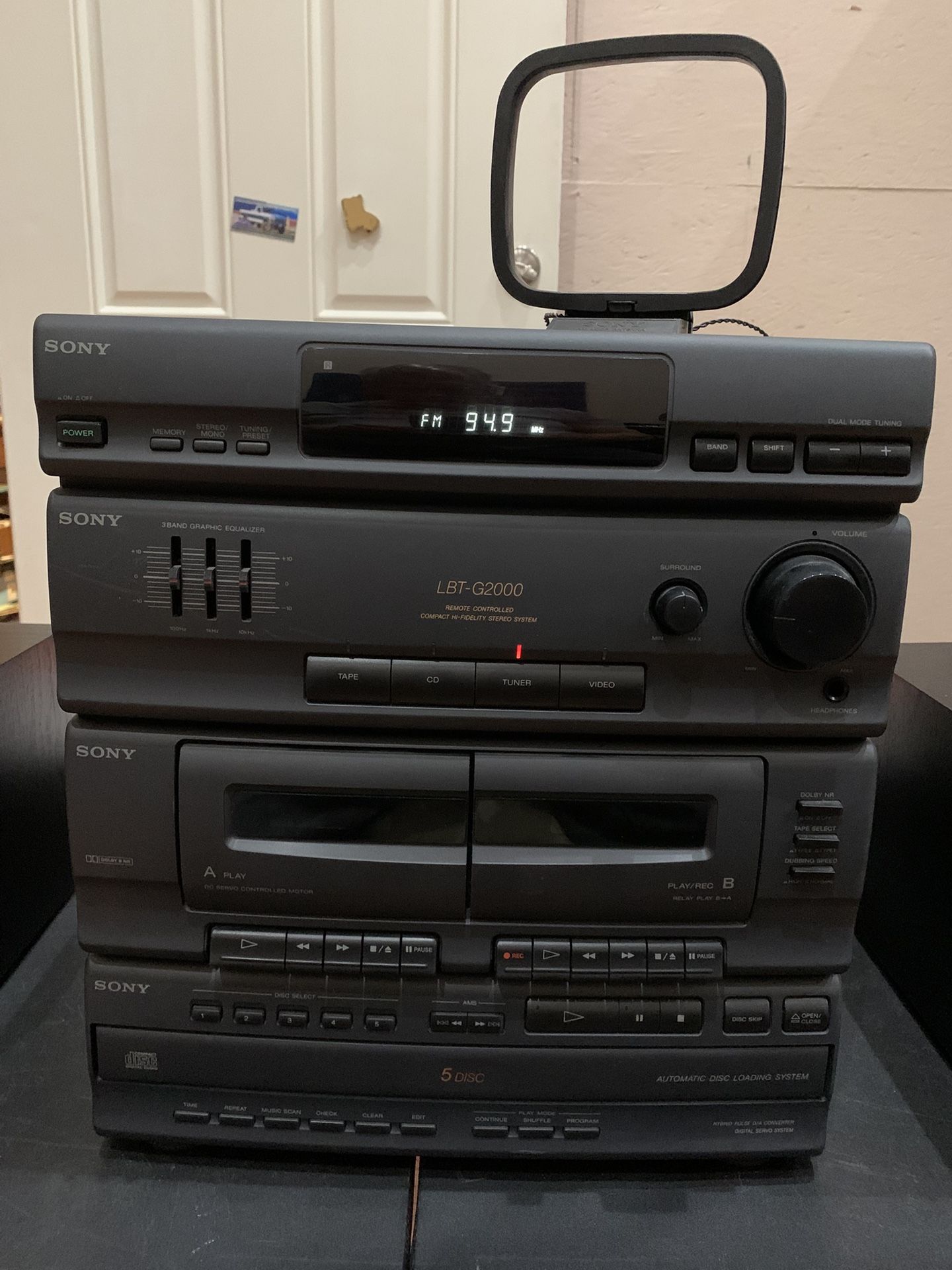 SONY LBT-G2000 COMPONENT SYSTEM W/SONY SPEAKERS