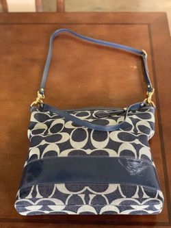 Coach signature canvas purse for sell