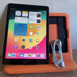 iPad 6th Generation 32GB With Pencil And Kids Case 