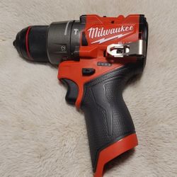 Drill Milwaukee Regular M12 Fuel 