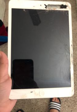 iPad with broken screen but works