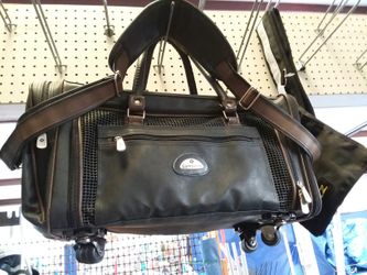 Pet roller bag carrier