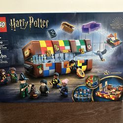 LEGO Harry Potter Hogwarts magical trunk