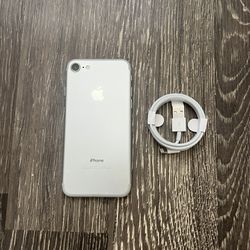 iPhone 7 128gb UNLOCKED FOR ALL CARRIERS!