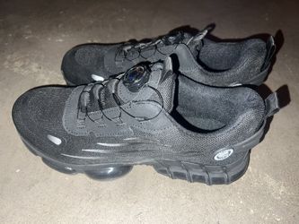 Steel toe shoes