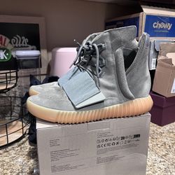 Adidas Yeezy 750 Gray Gum Glow In The Dark Size 8.5