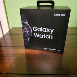 SAMSUNG GALAXY  WATCH  WITH ACCESSORIES 