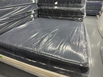 KING SIZE SIMMONS BEAUTYREST BLACK SERIES 2 (FIRM) HYBRID MATTRESS & BOX SPRINGS BED SET
