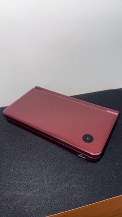 Nintendo DSi XL (Model UTL-001) – Burgundy / Wine Red