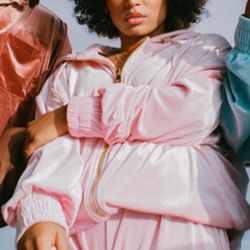 Laina Rauma ⚜️💖⚜️ Gorgeous pink velvet hoodie oversized fit