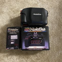 Nishika 35mm 3-D Camera w/ Twin Light 3010 and Protective Case