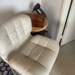 Tommy Hilfiger Adjustable Bar, Cosmetic, Hair Stool