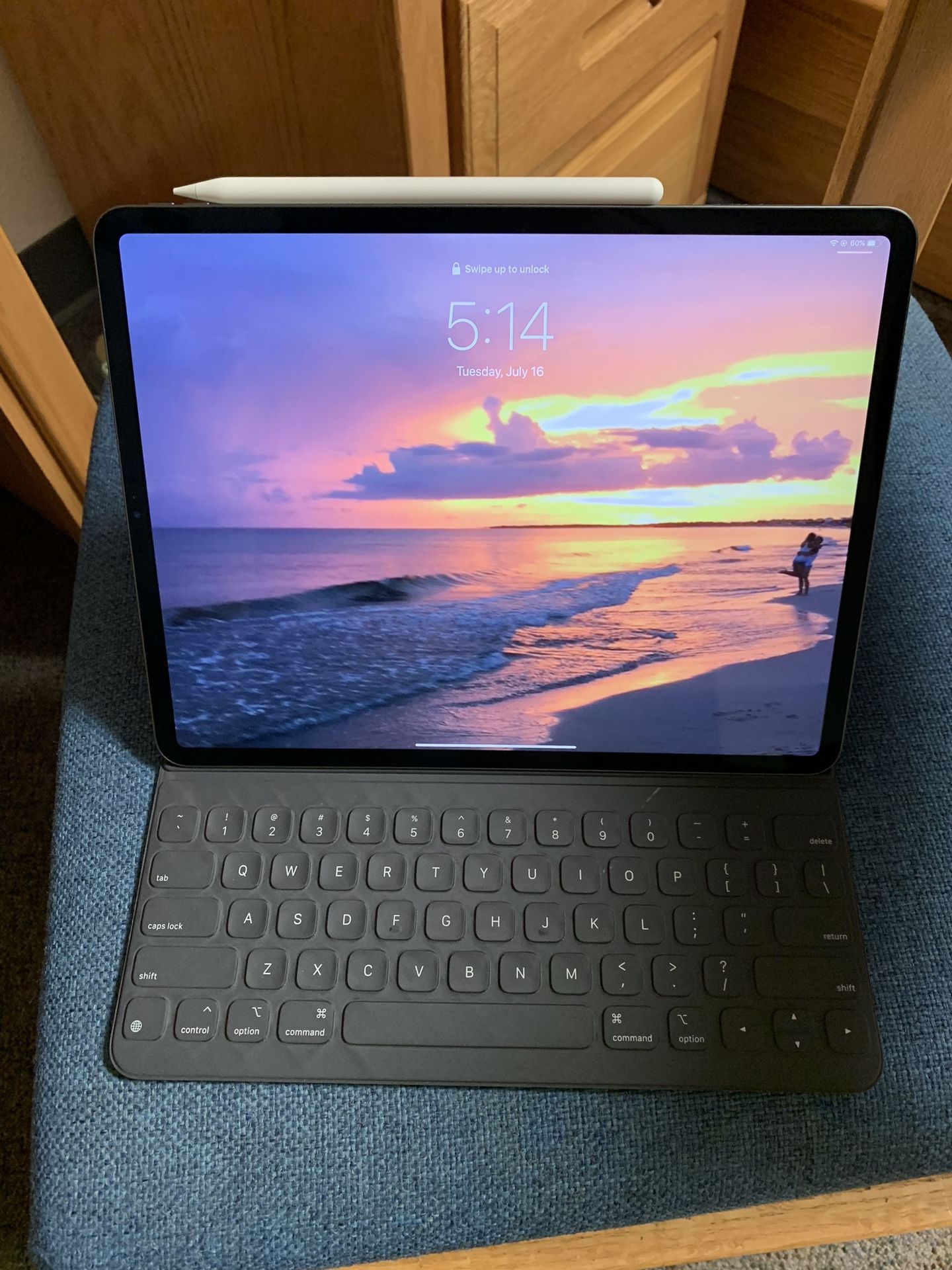 Apple Ipad Pro 12.9 inch (2018 version) , 1TB w/ Apple Keyboard & Apple Pencil (2nd Generation)