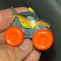 Monster Jam Mini Megalodon Fire Rare HTF Monster Truck 1:87 Series 5 (Pre-Owned)
