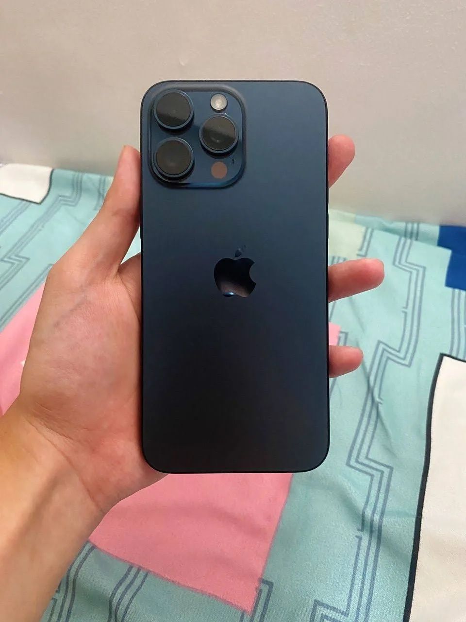 iPhone 15 Pro Max Blue