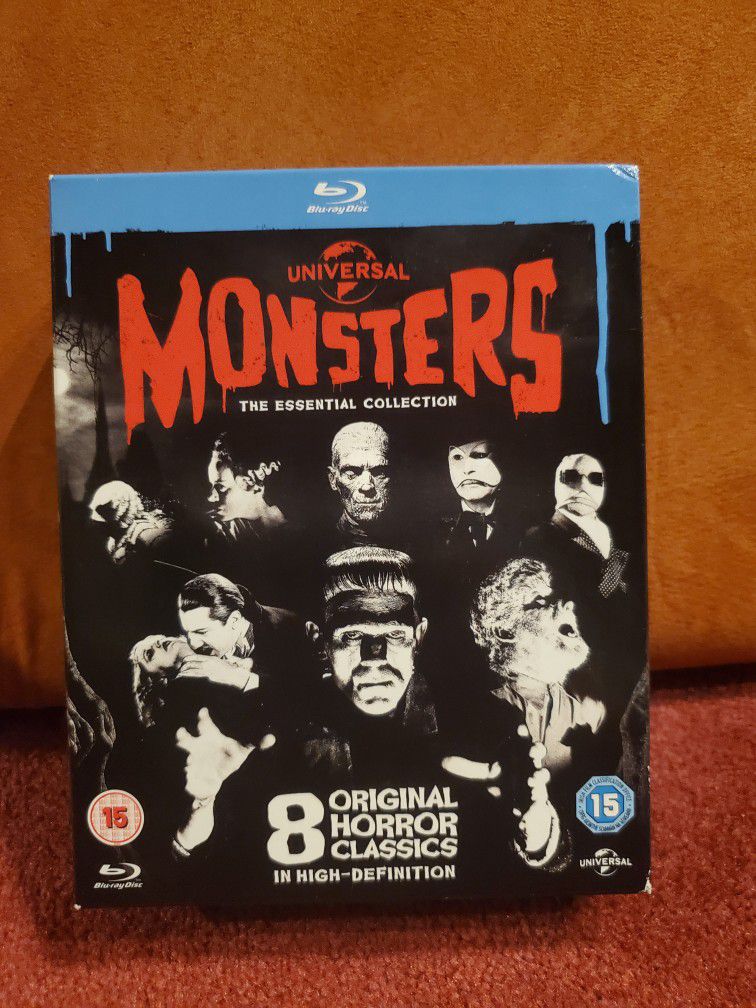 Universal Monsters The Essential Collection Bluray Box Set