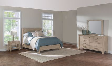 Solano Weathered Mango 4-piece Eastern King Bedroom Set
