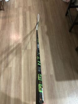 Bauer pro stock stick