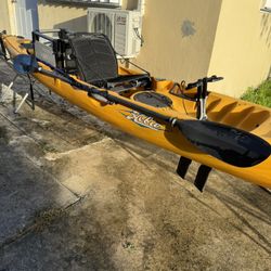 Hobie Revo16 With Reverse Pedal Drive