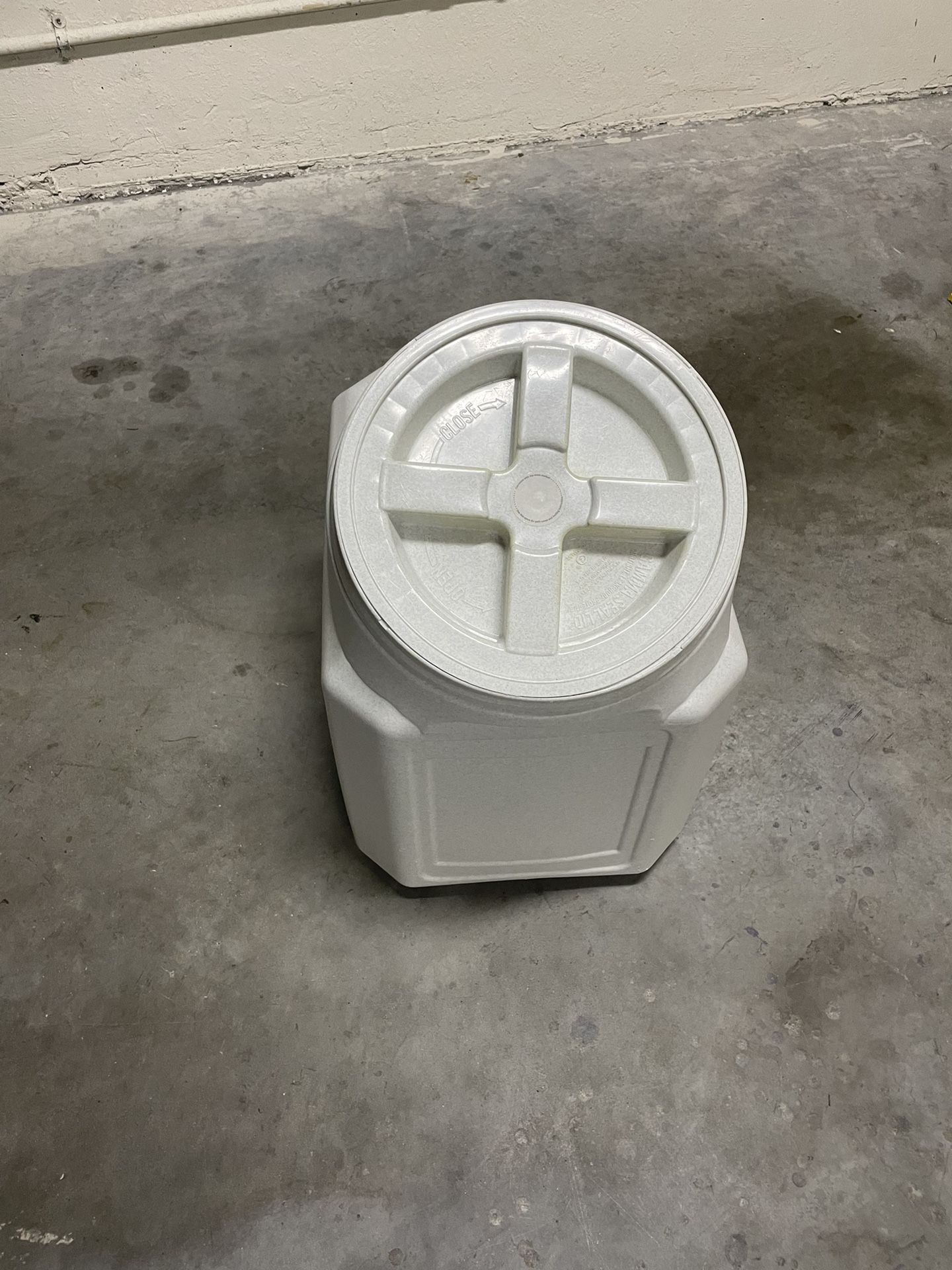 Pet Food Container
