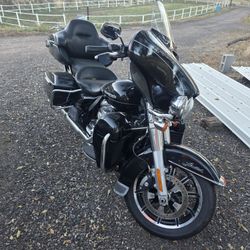 2017 Ultra Classic NO TRADES