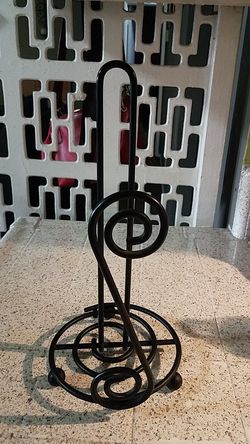Paper towel holder