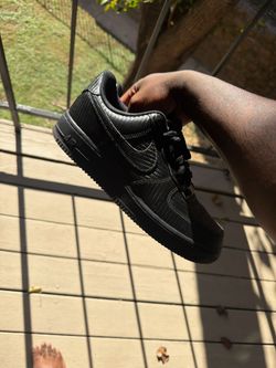 Air Force 1 black noir