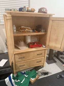 Armoire -great Condition
