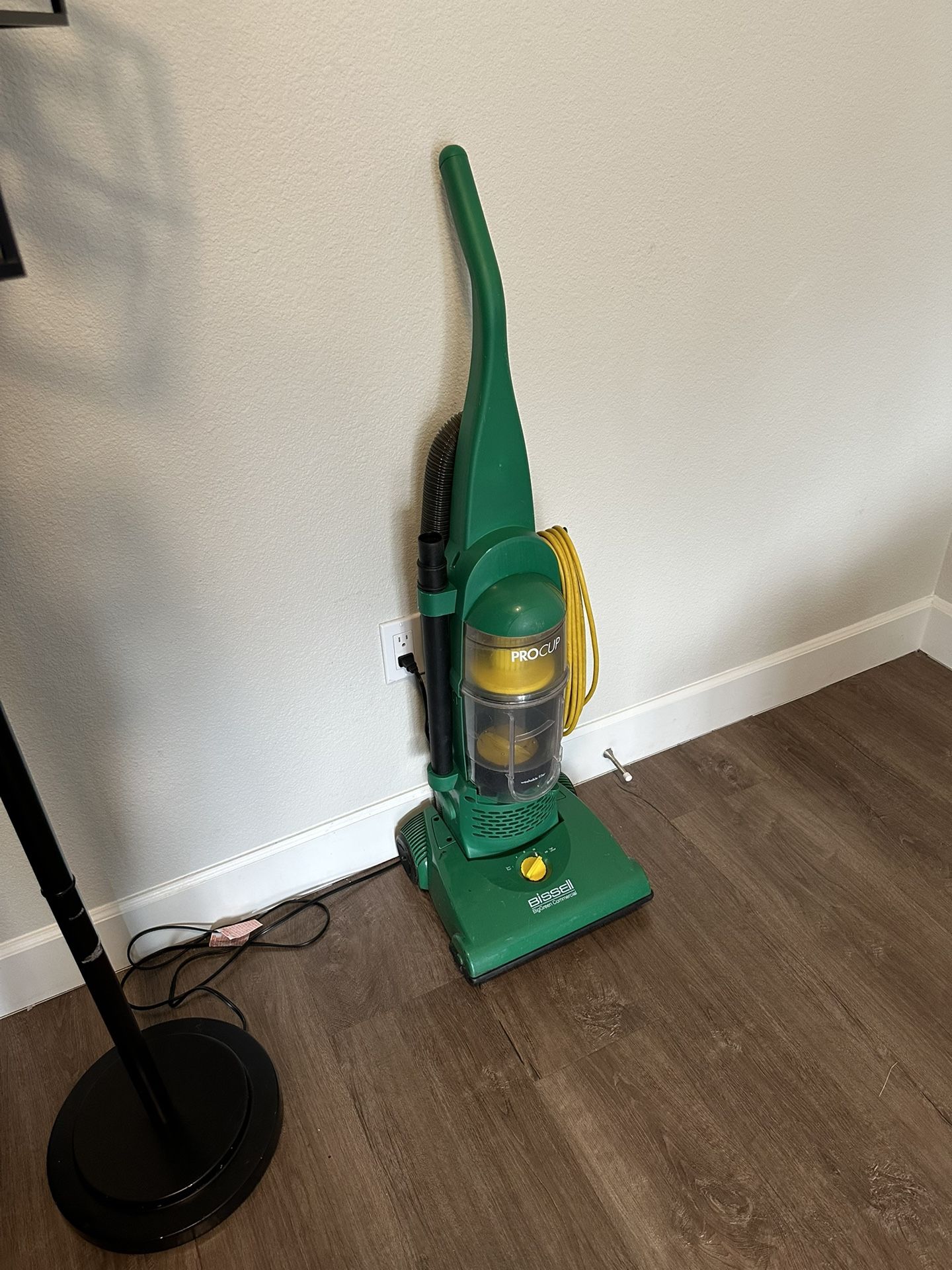 Bissell BigGreen Commercial ProCup Vacuum Cleaner