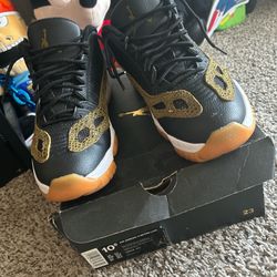 Air Jordan 11 Retro Low 