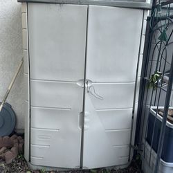 Rubbermaid resin shed