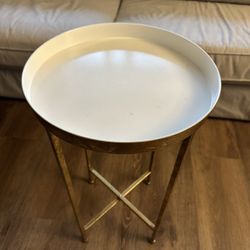 Round Tea Table
