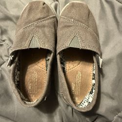 Toms