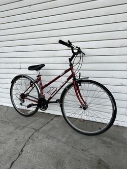 Women’s Hybrid Bike