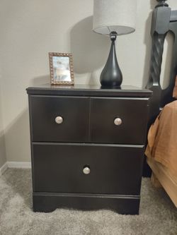 Set of nightstands