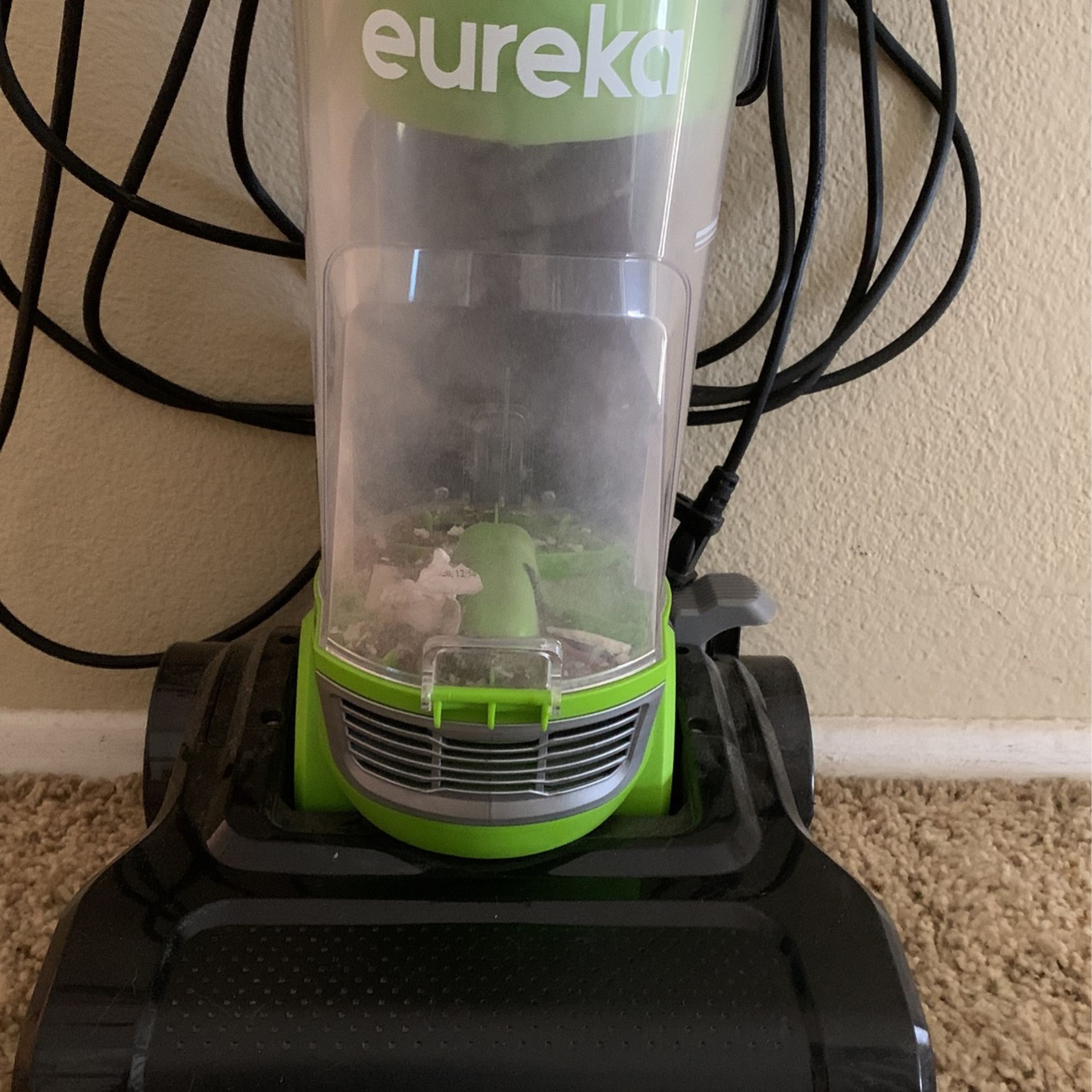 Vacuum Eureka Airspeed for Sale in Laguna Niguel, CA OfferUp