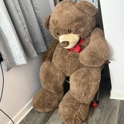 Giant Teddy bear 