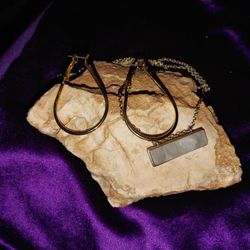 Gorgeous Rectangular stone Necklace with Goldtone earrings