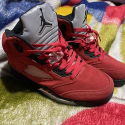 Jordan 5 Raging Bull Size 9/5