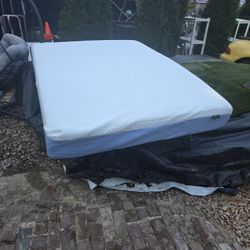 Mattress  By ZENIUS, Full Foam 85. Queen $99