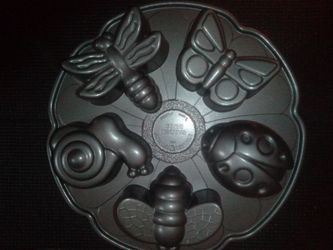 Nordic Ware Garden Bugs Cake Pan