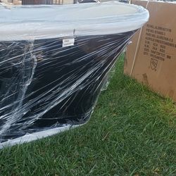 Acrilic Freestanding Bathtub 60x27x24 New In Box