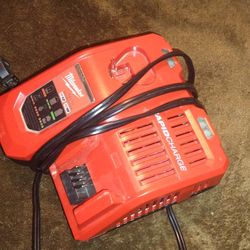 Milwaukee Battery Charger 