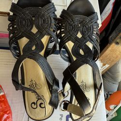 Seychelles - Women’s Wedge heels Size 7