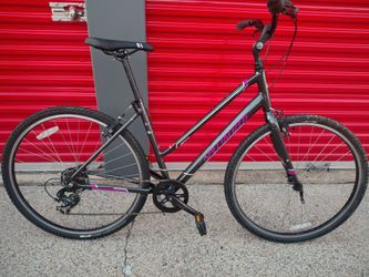 Medium specialized crossroads commuter bike