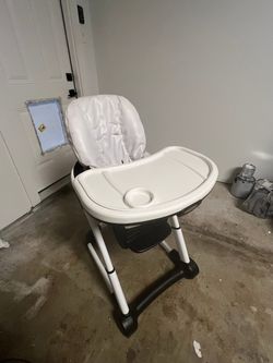 Graco Blossom Convertible High Chair + Extra Booster Seat